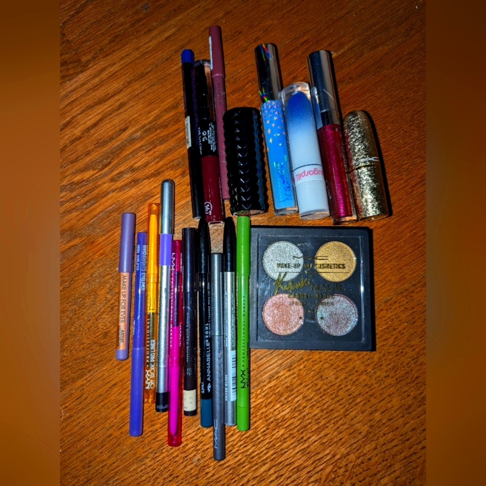 Lightly used makeup bundle - eyes and lips